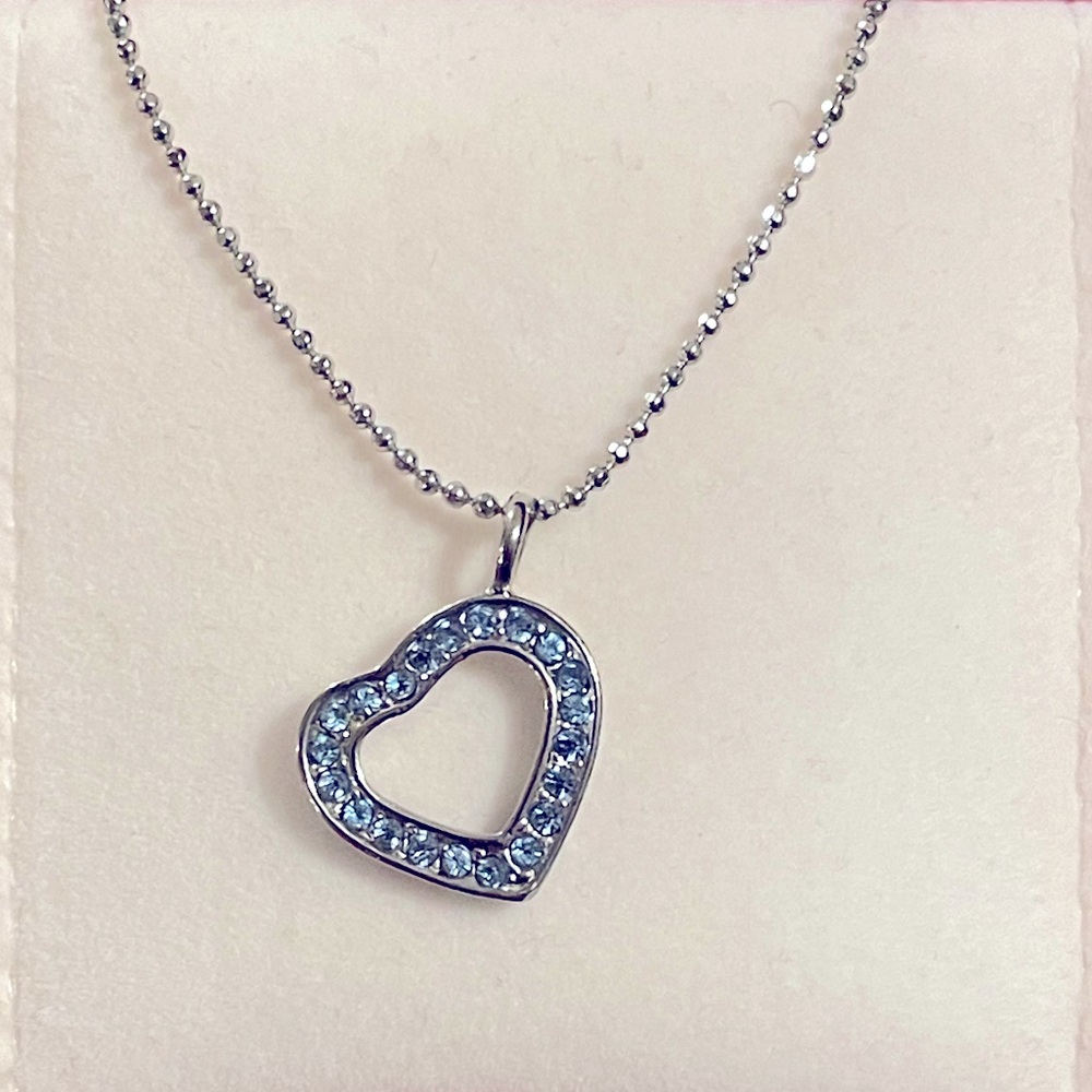 Neckless with pendant heart